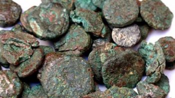 Studies of coins from Marea. The contents of one of the pouches. Photo: Piotr Jaworski, University of Warsaw